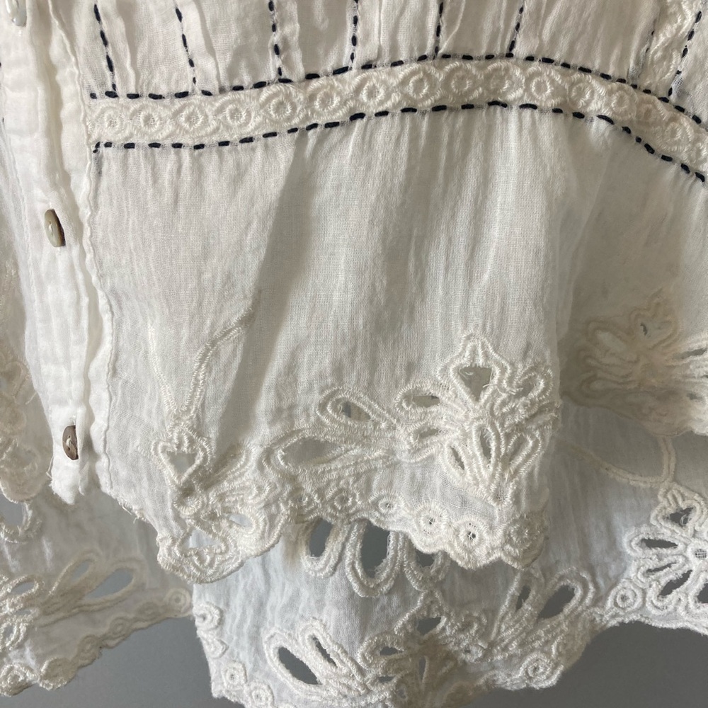 White Lace Trim Blouse - Picture 3 of 8